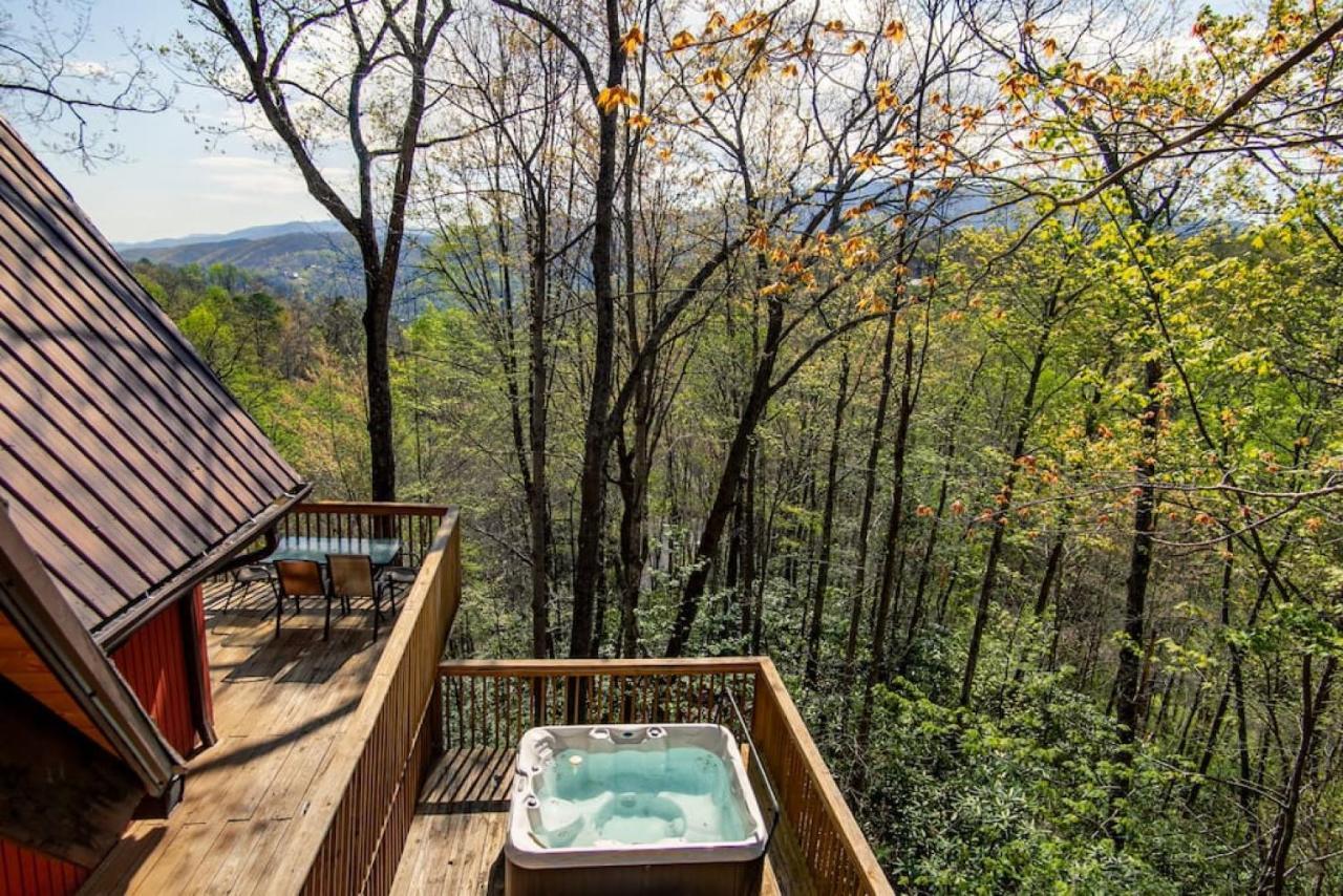 Bear View Chalet With Hot Tub And Near Ober Gatlinburg Luaran gambar